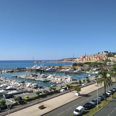 Alloggio Fronte Mare Vista Bellissima E Su Port Garavan